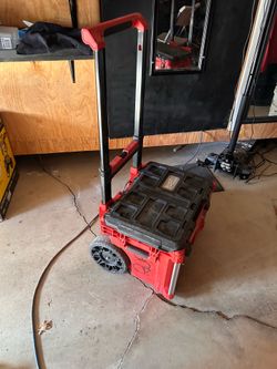 Milwaukee Packout rolling box