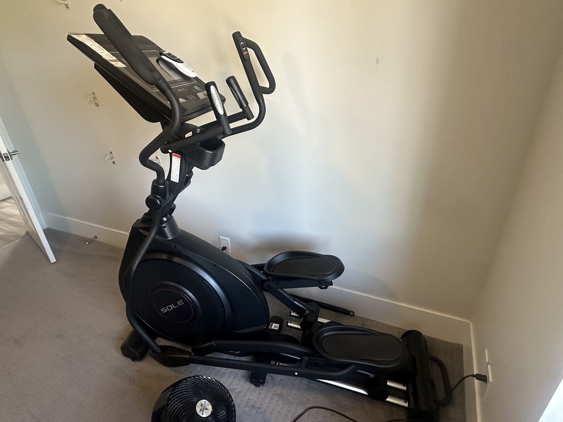 Eliptical trainer