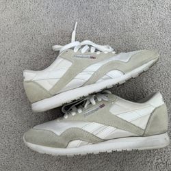 Women’s Reebok Classic 7.5 White 