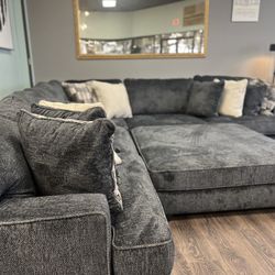 ASHLEY ✨ XL Sectional 