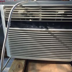 Kenmore 12,000 BTU Air Conditioner 