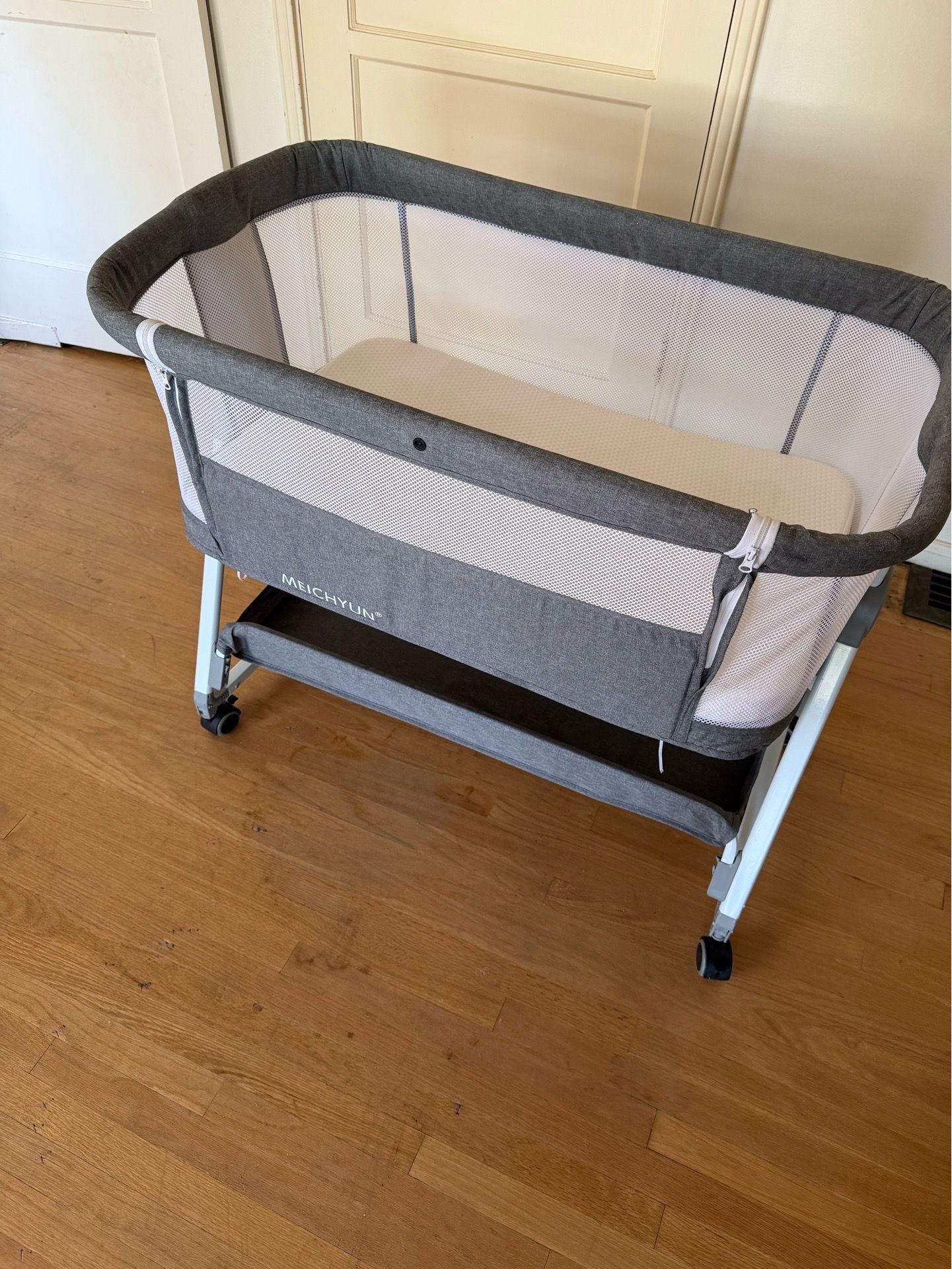 MEICHYUN Baby Bassinet Co-Sleeper Adjustable Height
