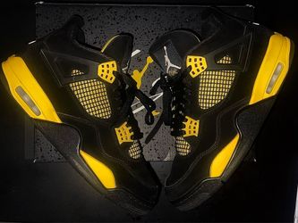 Air Jordan 4 Retro ‘Thunder’ Size 10