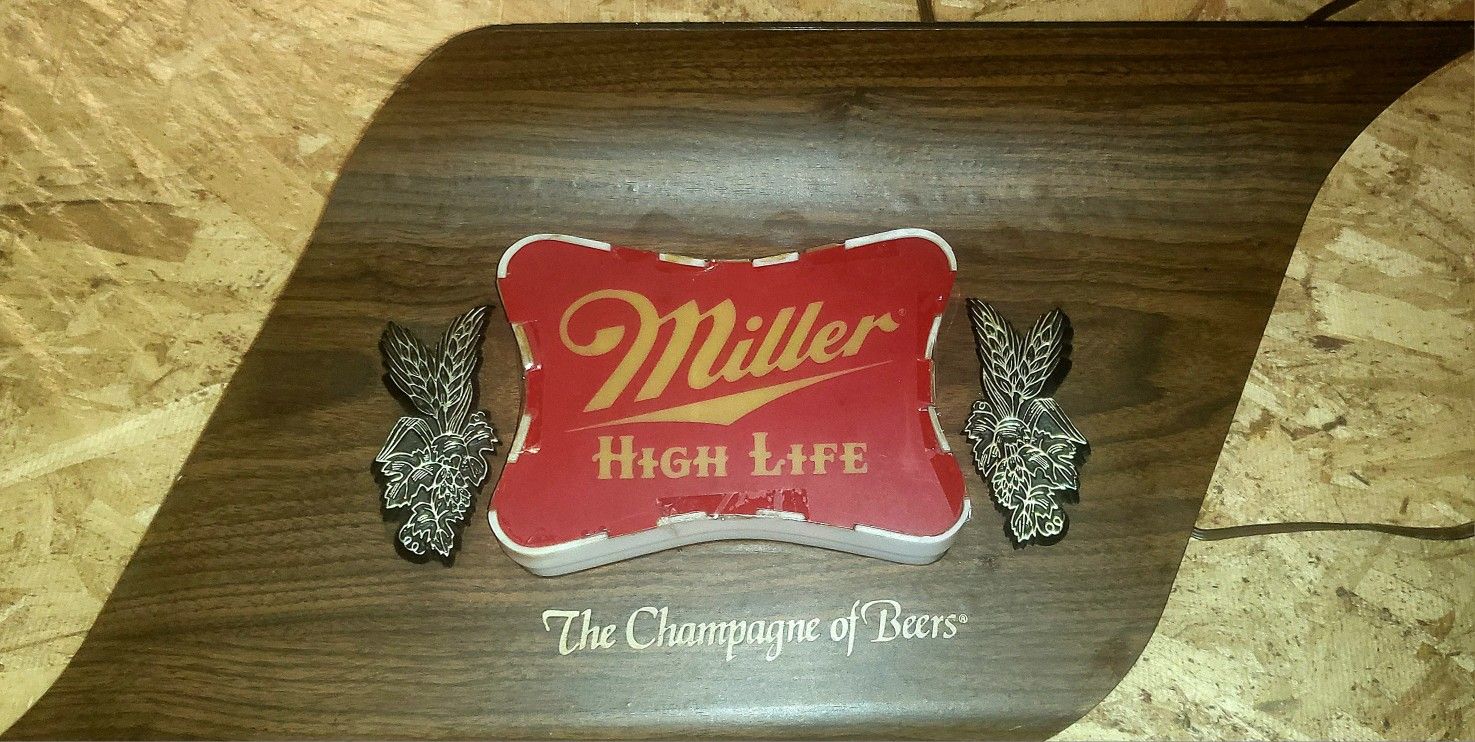 Vintage Miller High Life Bar Light