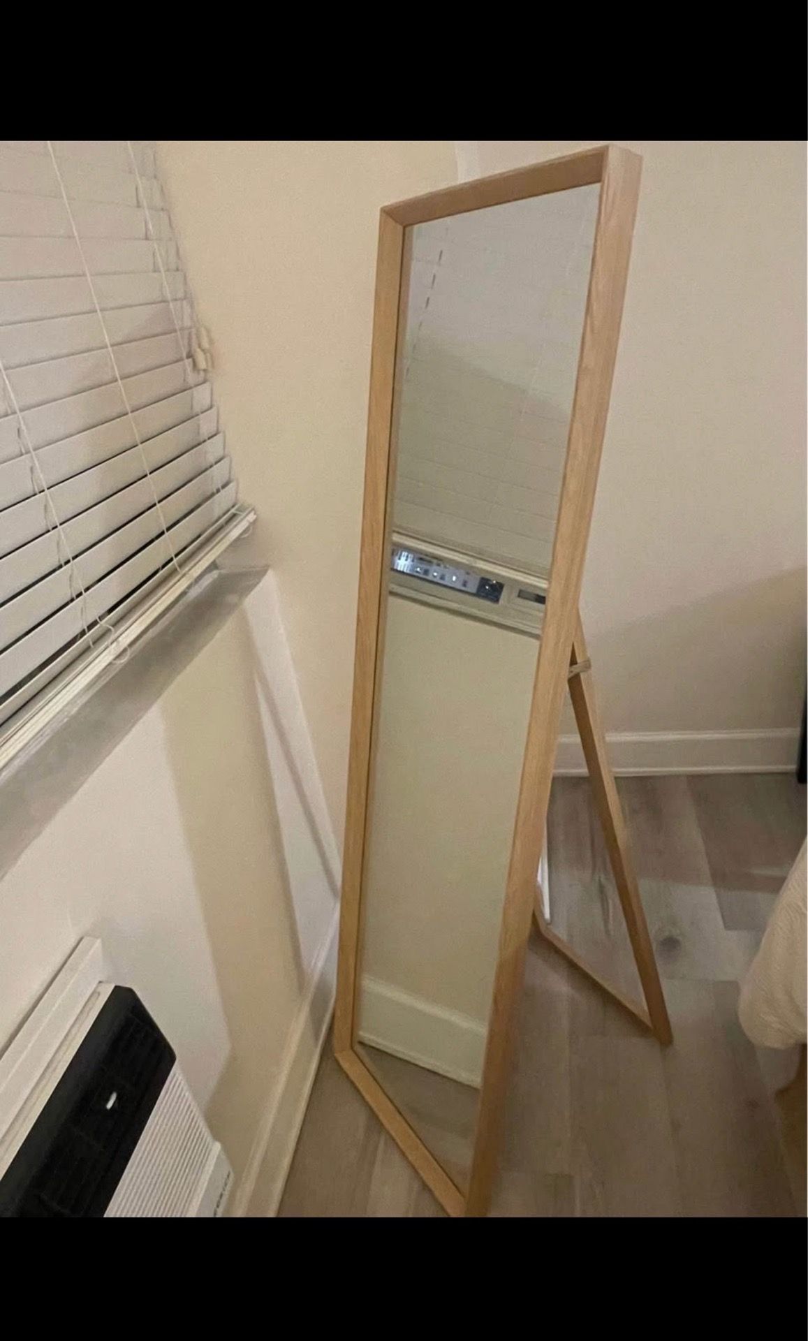 Self standing wood mirror