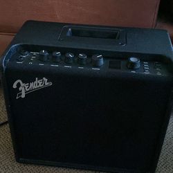 Fender Mustang LT-25, (Excellent Conditon)