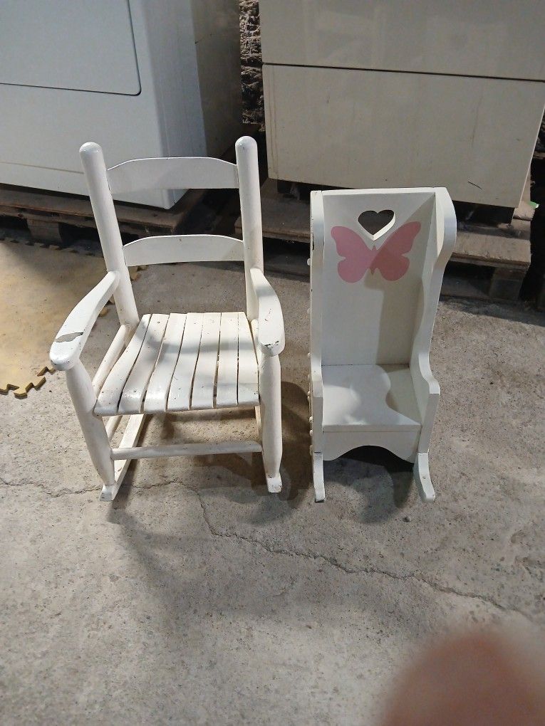 2 Kids Rocking Chairs
