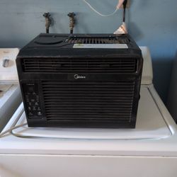 Midea Window Unit Air Conditioner (Light Use) 