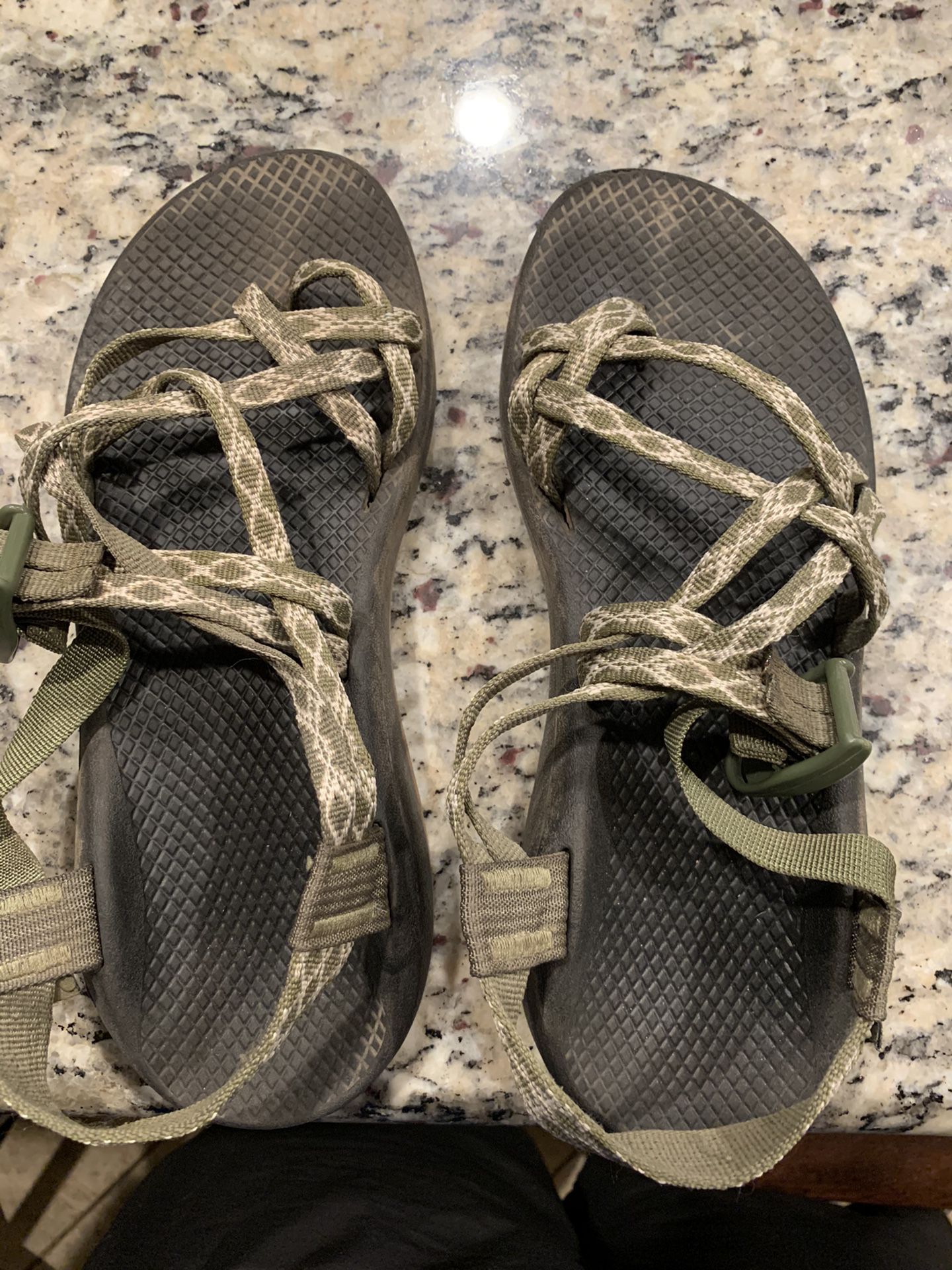 Women’s chacos size 9