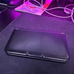 Nintendo 3ds XL (modded) W/ Charger