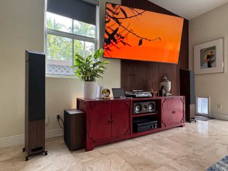 Jamo Home Theater Speaker System + Sony Receiver – Excellent Condition + Sony Receiver – Excellent Condition