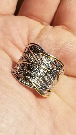 Gorgeous Women's wedding engagement promises ring size 9