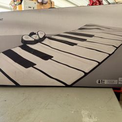  CUTE GIANT PIANO MAT   HERMOSO PIANO 