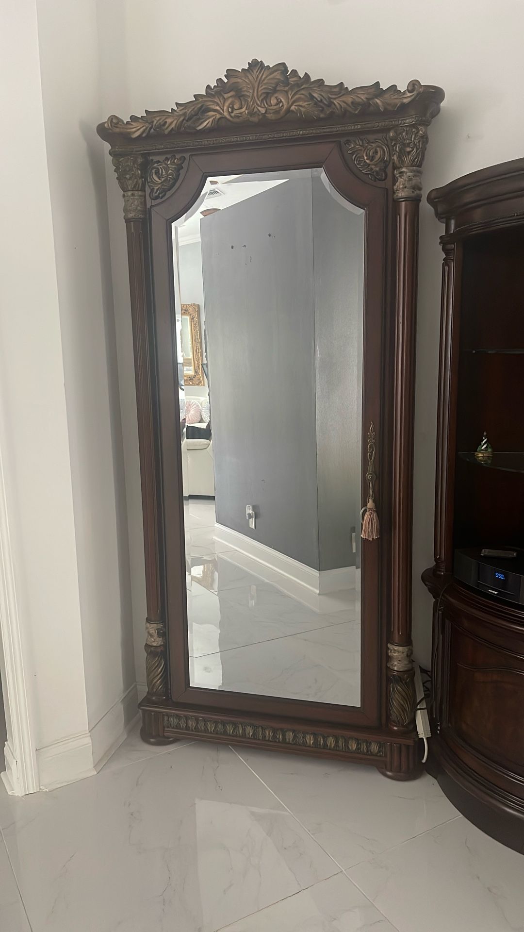 Wall Mirror W/Storage in Classic