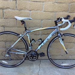 FUJI NEWEST 1.0 ROAD BIKE SIZE 46 BARLEY USED