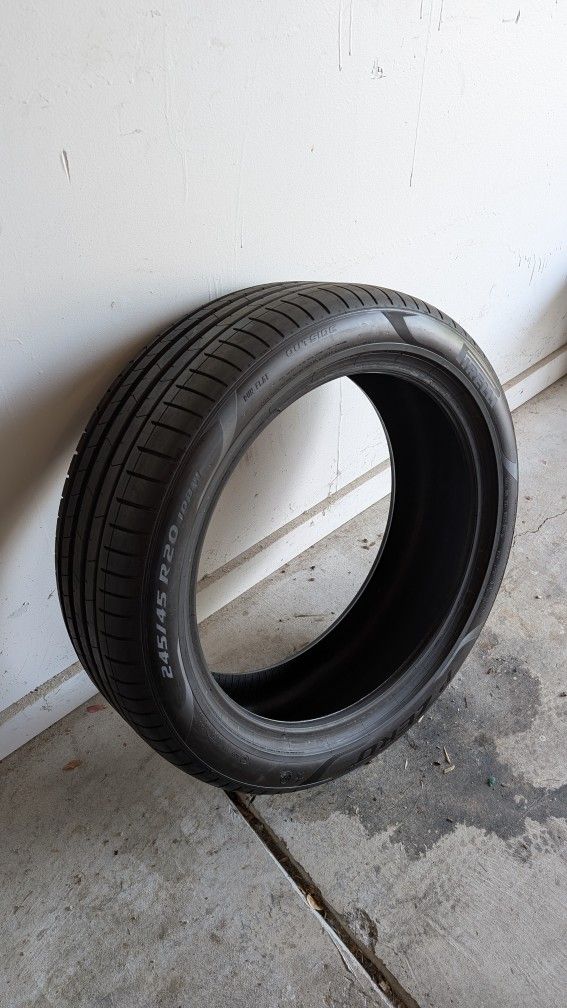 Full set Pirelli P Zero 245/45 R20 and 275/40 R20 Summer Run Flat Performance Tires