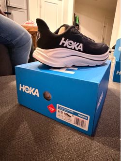 Hoka Clifton 10