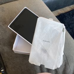 Galaxy Tablet A7 Lite Fresh Out The Box 250$