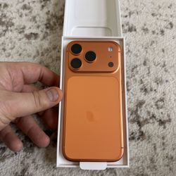 Selling New iPhone 17 Pro 256GB Any Carrier Unlocked T-Mobile ATT Verizon Boost Metro New in Box has Apple Warranty 