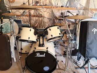 Pearl Forum Series Drum Set