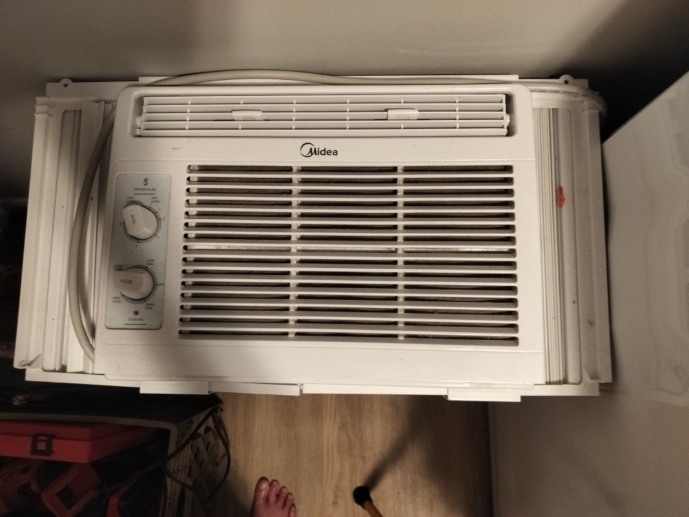 Midea 5000 BTU Window AC