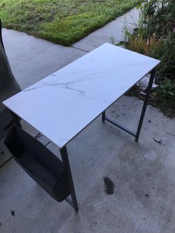 Small desk table