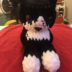 Large Crochet Kitty Black & White 