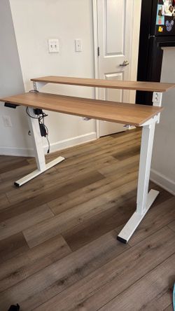Convertible standing desk