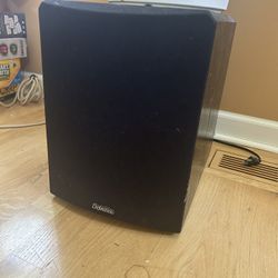 Subwoofer: Definitive 700 watts 