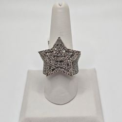 10kt White Gold Diamond Star Ring