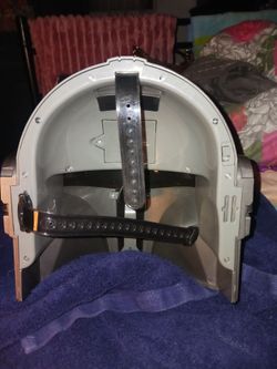 It lights up too