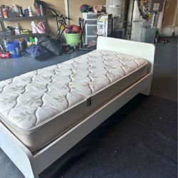 IKEA Twin Bed//twin Mattress 
