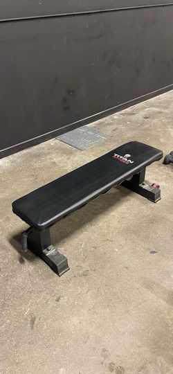 Titan Fitness Flat Bench