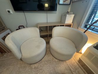 Amaia Swivel Chair