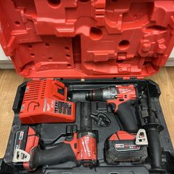 Milwaukee M18 FUEL 18V Lithium-lon Brushless Cordless Hammer Drill and Impact Driver Combo Kit (2-Tool) with 2 Batteries