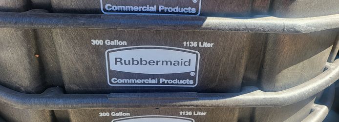 Rubbermaid 300 gal Stock Tank For Livestock

