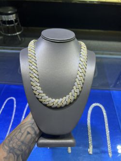 18mm Yellow Gold two tone moissanite Cuban chain