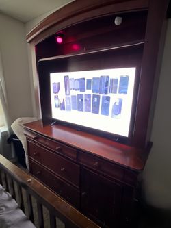 Free dresser with hutch