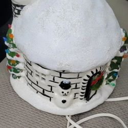 VINTAGE CHRISTMAS IGLOO HOUSE LIGHT UP MOLD 1981