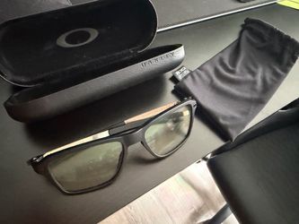 Oakley Wheelhouse Blue Light  Gamer Glasses with Case