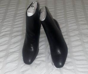 Kelly & Katie Bootie (BRAND NEW/8.5 US W) 