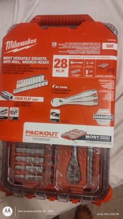 Milwaukee 28 piece Ratchet and Socket Set