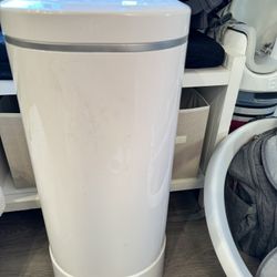 Munchikin Diaper Pail