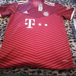 F C Bayern Munchen Size L