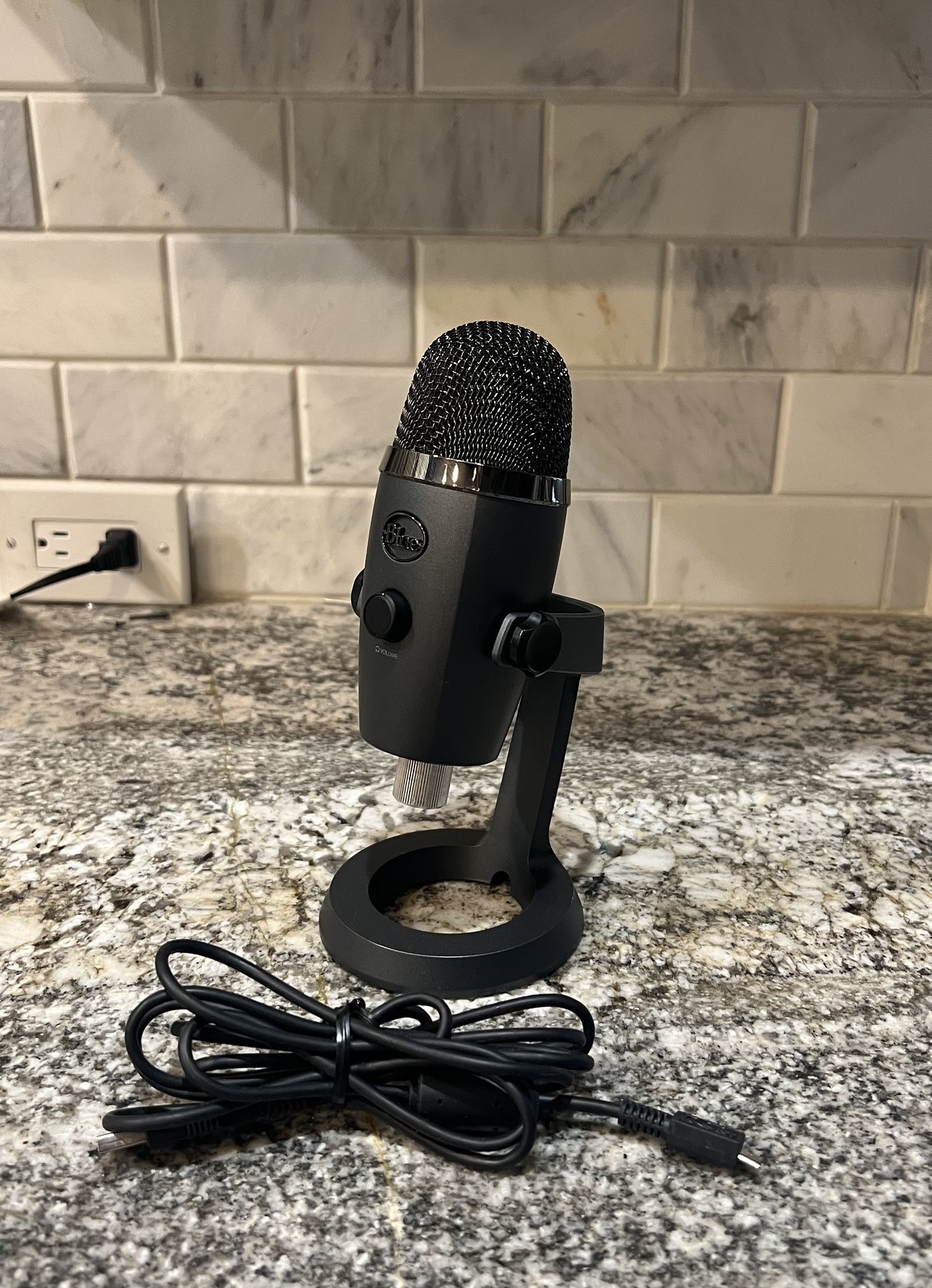 Logitech for Creators Blue Yeti Nano Premium USB Mic for Recording and Streaming