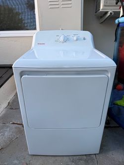 Hotpoint Electric Clothes Dryer - Fully Working - White