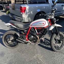 2020 Ducati Desert Sled Scrambler 