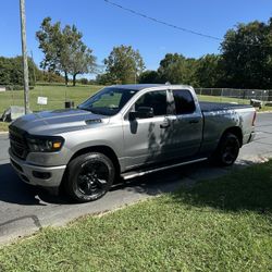 Ram Quad Cab Cover / running Boards / Hitch