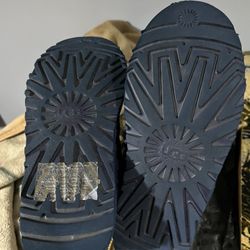 Blue Uggs Size 7