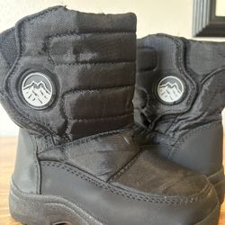 Snow Boots Size 9c